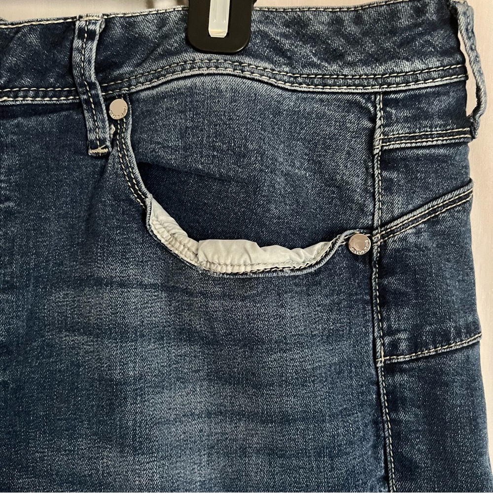 Seven7 Booty Shaper Dark Blue Jean Shorts - Picture 5 of 10